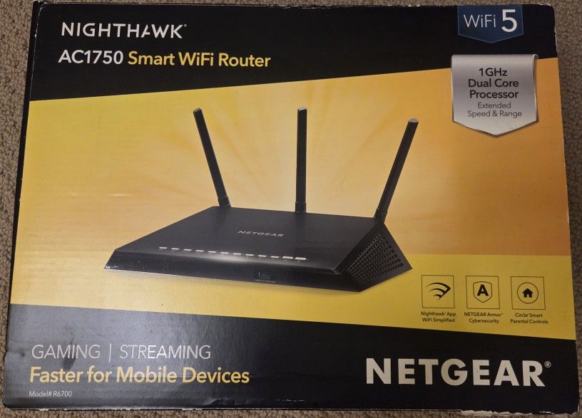 NETGEAR Nighthawk Smart Wi-Fi Router, R6700 - AC1750