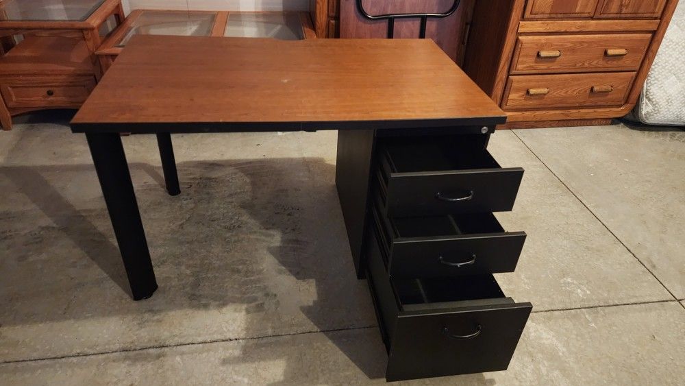 Desk With Large Drawers