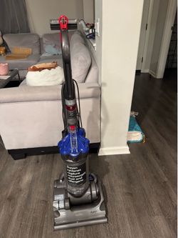 Dyson vacuum DC33