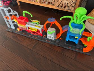 Hot wheels color change track