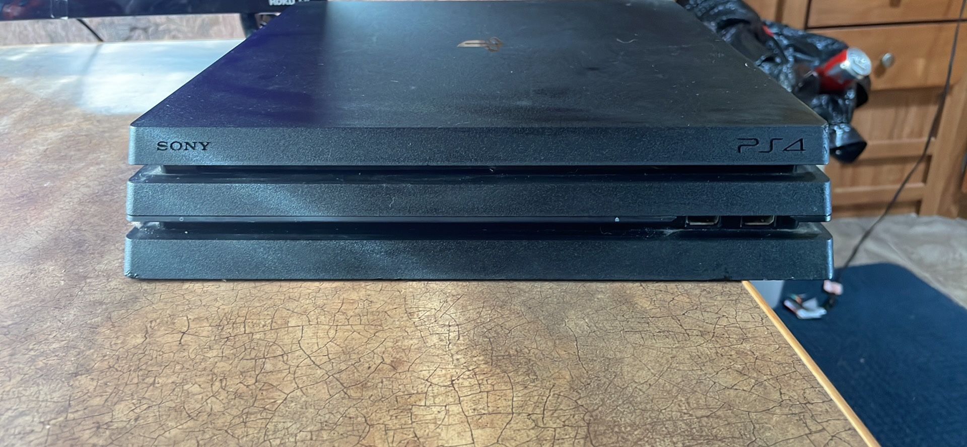 PLAYSTATION 4 Pro 1 Tb
