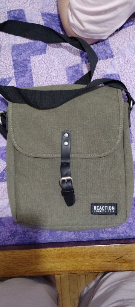 Kenneth Cole Bag