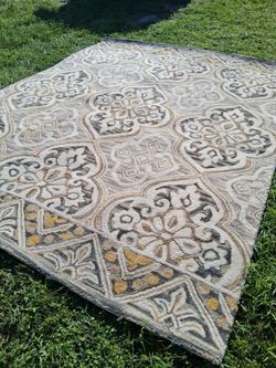 VERY NICE LARGE 9 BY 12 AREA RUG