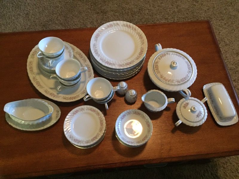 51 piece tea house rose Dansico fine china from Japan.