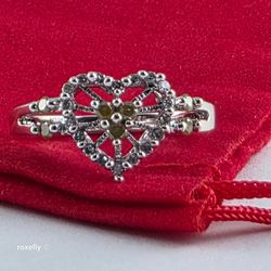 10K White Gold Heart-Shaped Genuine Diamonds Ring Size 7 - Solid Gold/ Anillo de Oro en Forma de Corazón con Diamantes! 👌🎁Post Tags: 10k 14k