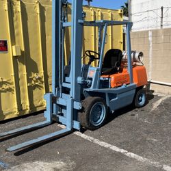 Forklift 