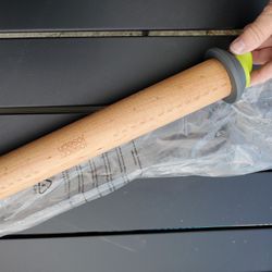 Joseph Joseph Adjustable Thickness Wooden Rolling Pin.