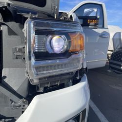 GMC 2500 Sierra OEM Projector Headlight Assembly 