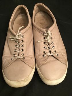 Women’s shoes