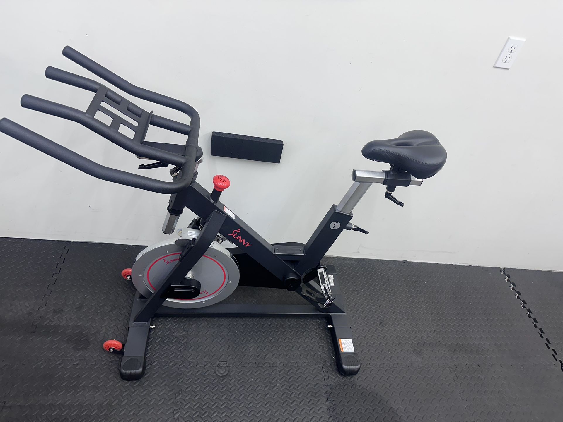 Magnetic Belt Drive Indoor Cycling Bike
