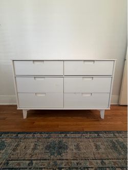 Wayfair Mercury Row Yarber 6-Drawer Solid Wood Dresser – White