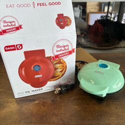 Mini pie maker and mini waffle maker