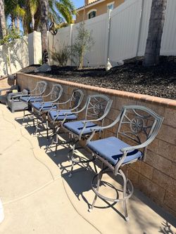 Set of 5 Outdoor Metal Swivel Bar Stools