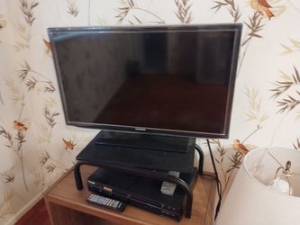 Flat TV's 2-Samsung 1-Magnavox