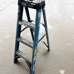 Werner 4’ Fiberglass Ladder