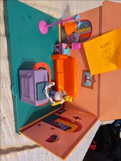 The Simpsons Living Room Playset with Figure