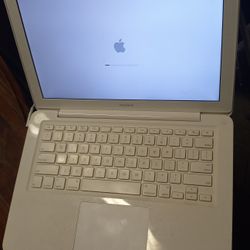 Mac Book Laptop 