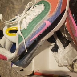 nike air max 2090 be true sz 10.5