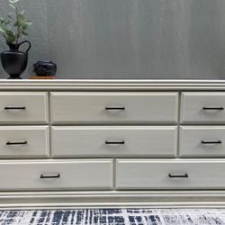 Wood dresser or sideboard 
