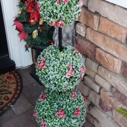 ARTFICIAL  TOPIARY TREE