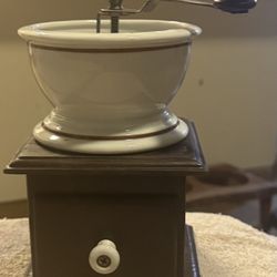 1982 WHOLE BEAN COFFEE GRINDER