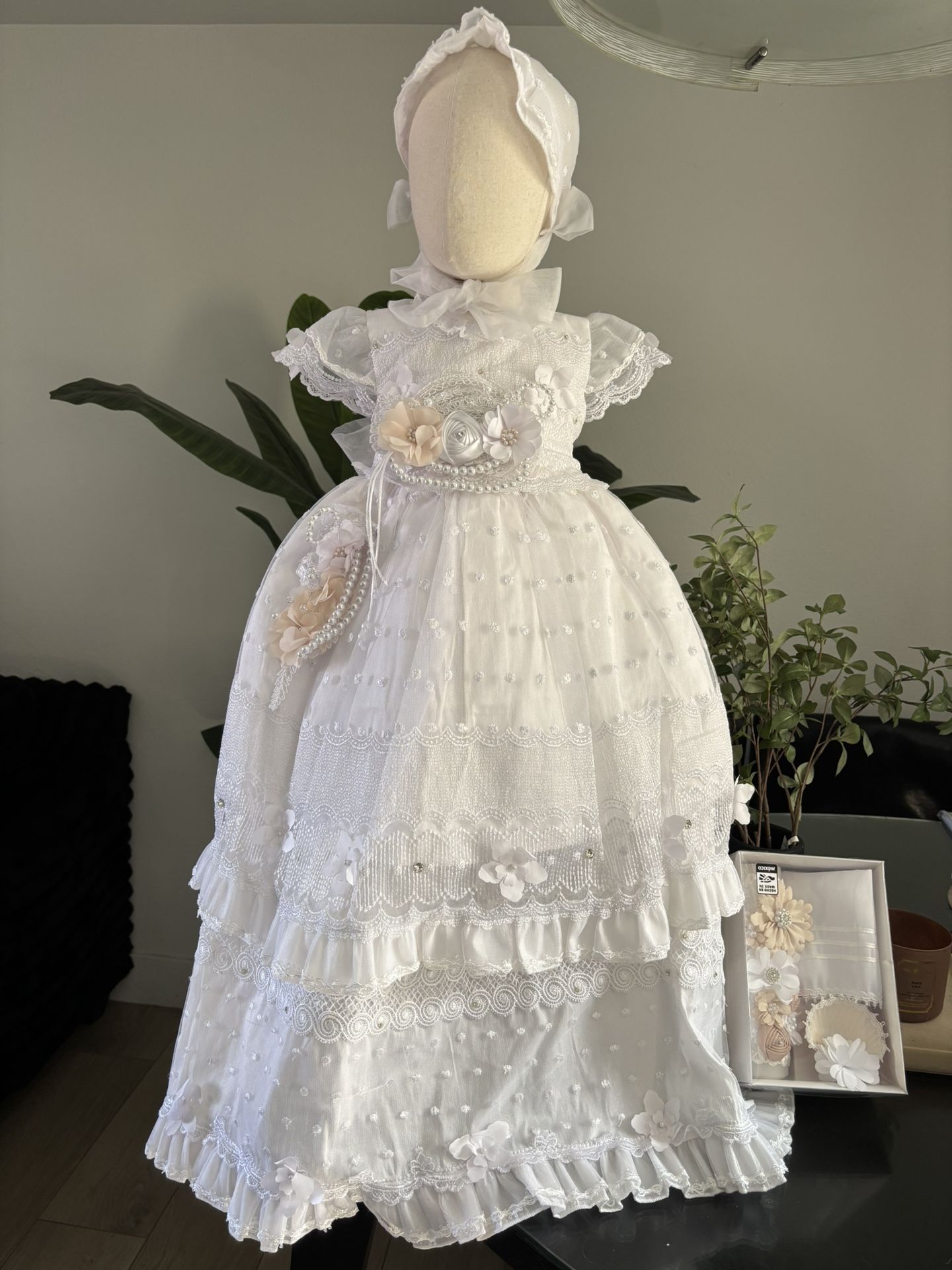 Vestido de bautizo/ Christening gown