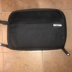 Incase Travel Case Grooming Case