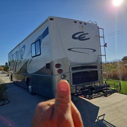 2005 FLEETWOOD Diesel PUSHER 