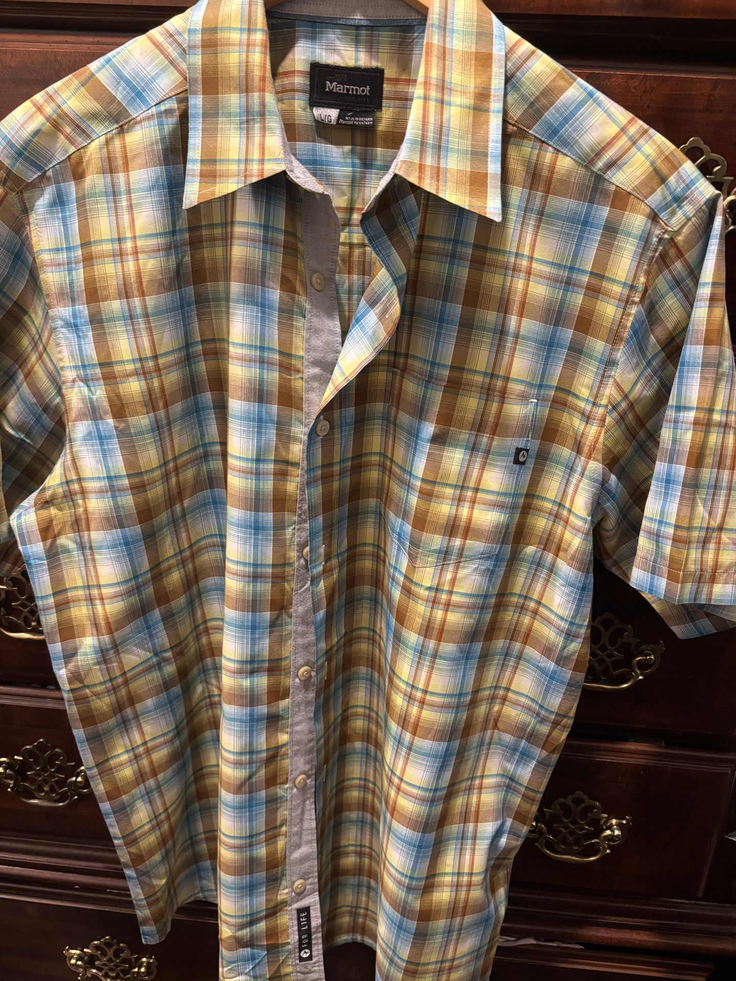 Marmot For Life Shirt Mens Large Yellow Blue Plaid Lightweight Pocket Preppy.  