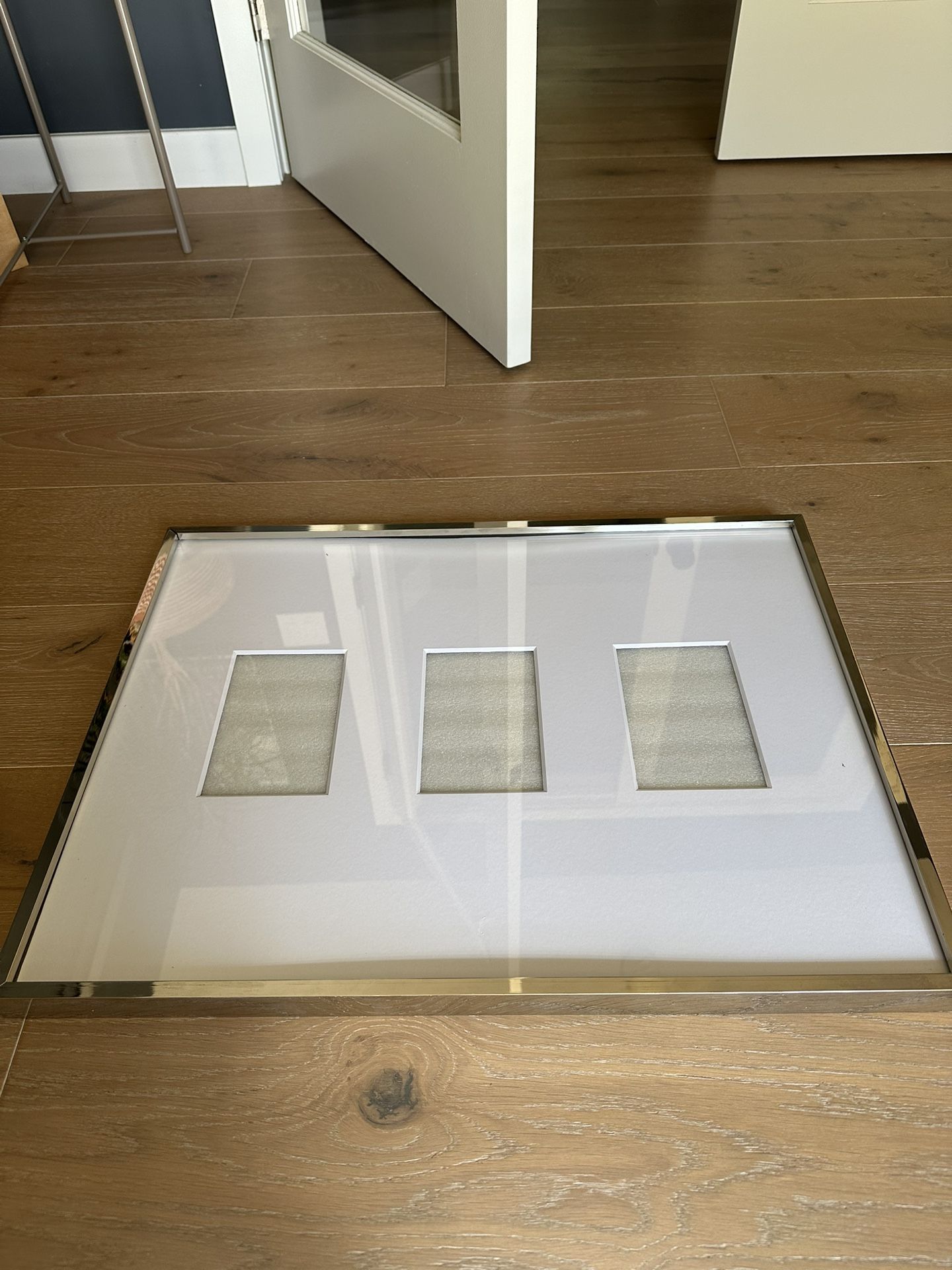 Williams Sonoma Frame For 3 4x6 Photos