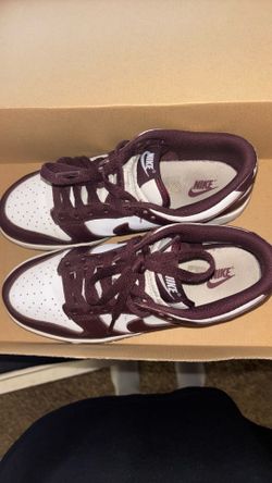 Burgundy/brown Nike dunks (gs)