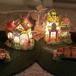 4 Lighted Easter houses bundle 6 pieces