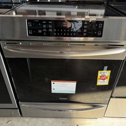 Frigidaire Gallery 30” Stainless Steel Freestanding Induction Range with Air Fry
