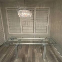 Contemporary Clear Glass Top Dining Table 