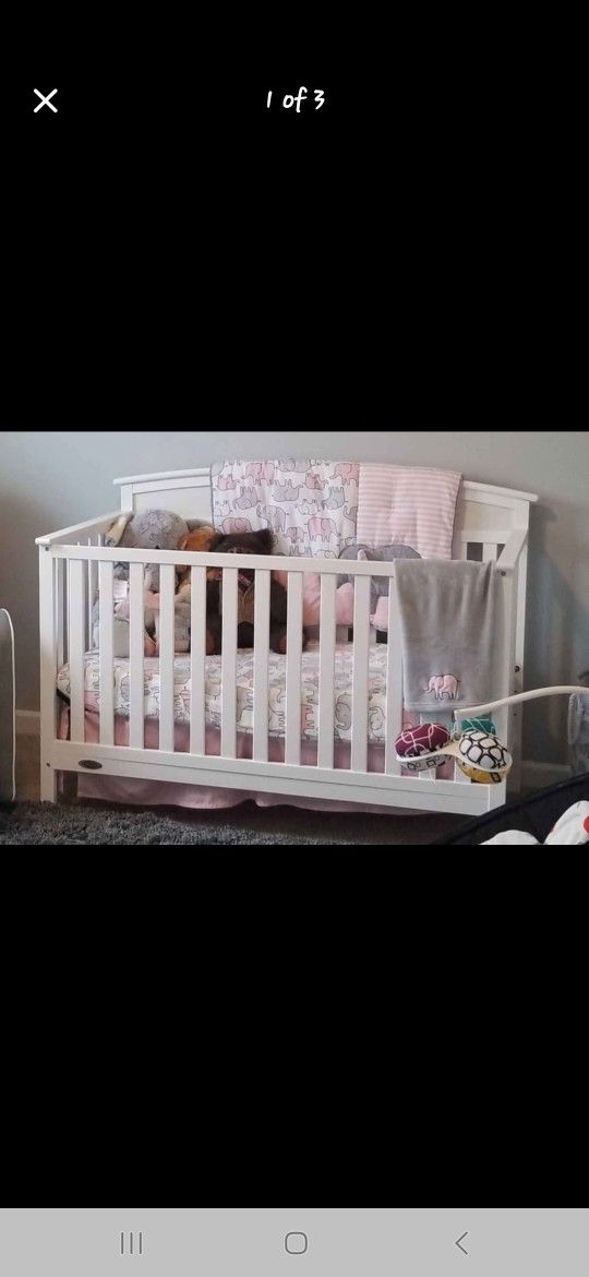 Convertible crib and toddler bed