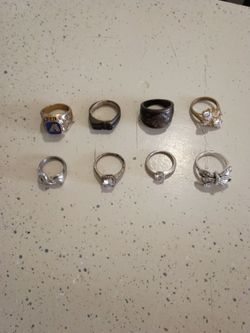 Lot of 8 assorted fashion rings