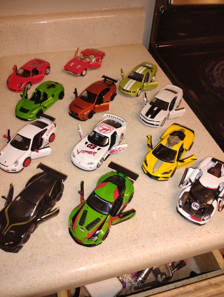 Cool Lot Of 1/43rd Scale Diecast Cars