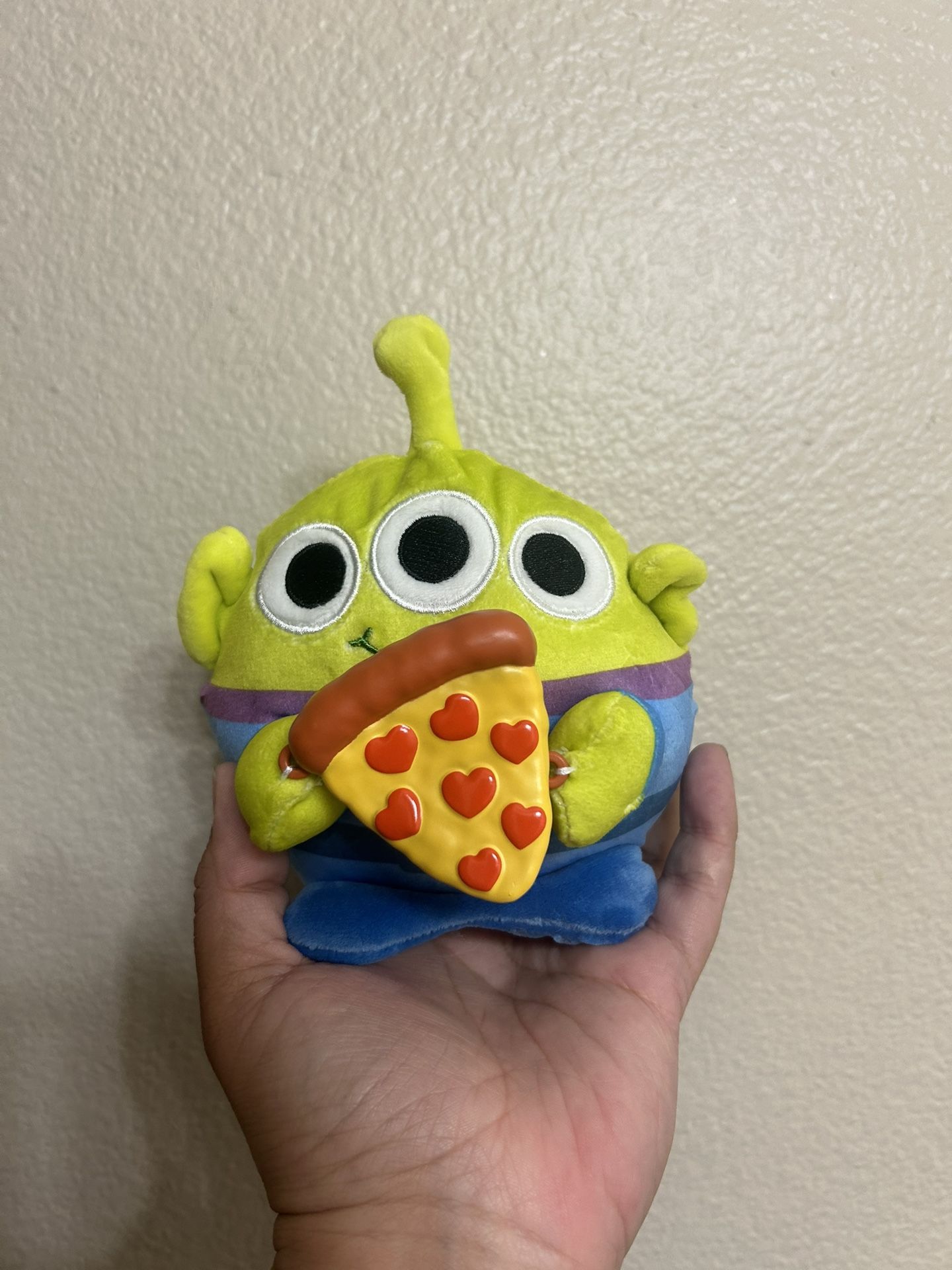 Disney Snackles Toy Story Alien With Pizza Plush 🛸🍕