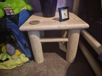 Wood Lodgepole Bed set