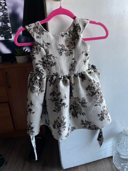 Vestido  medida 4 a 3 dolares