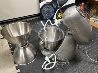 Hamilton Stand Mixer (like New)