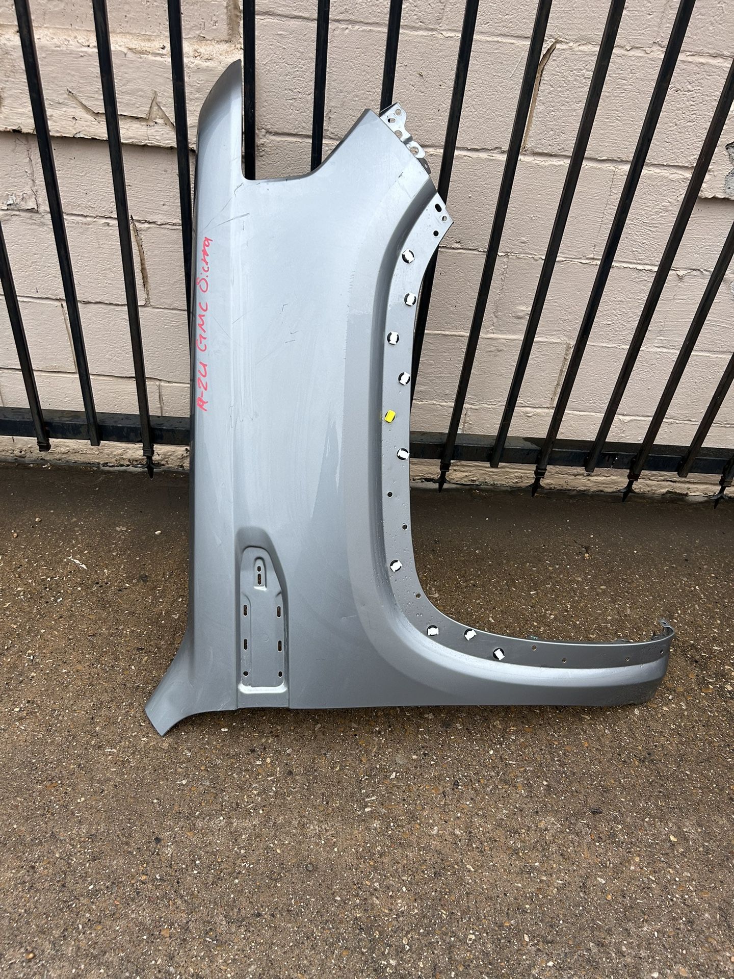 2019-25 GMC SIERRA RH FENDER OEM