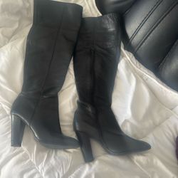 Aldo leather  black boots  size 7  heel 4” 