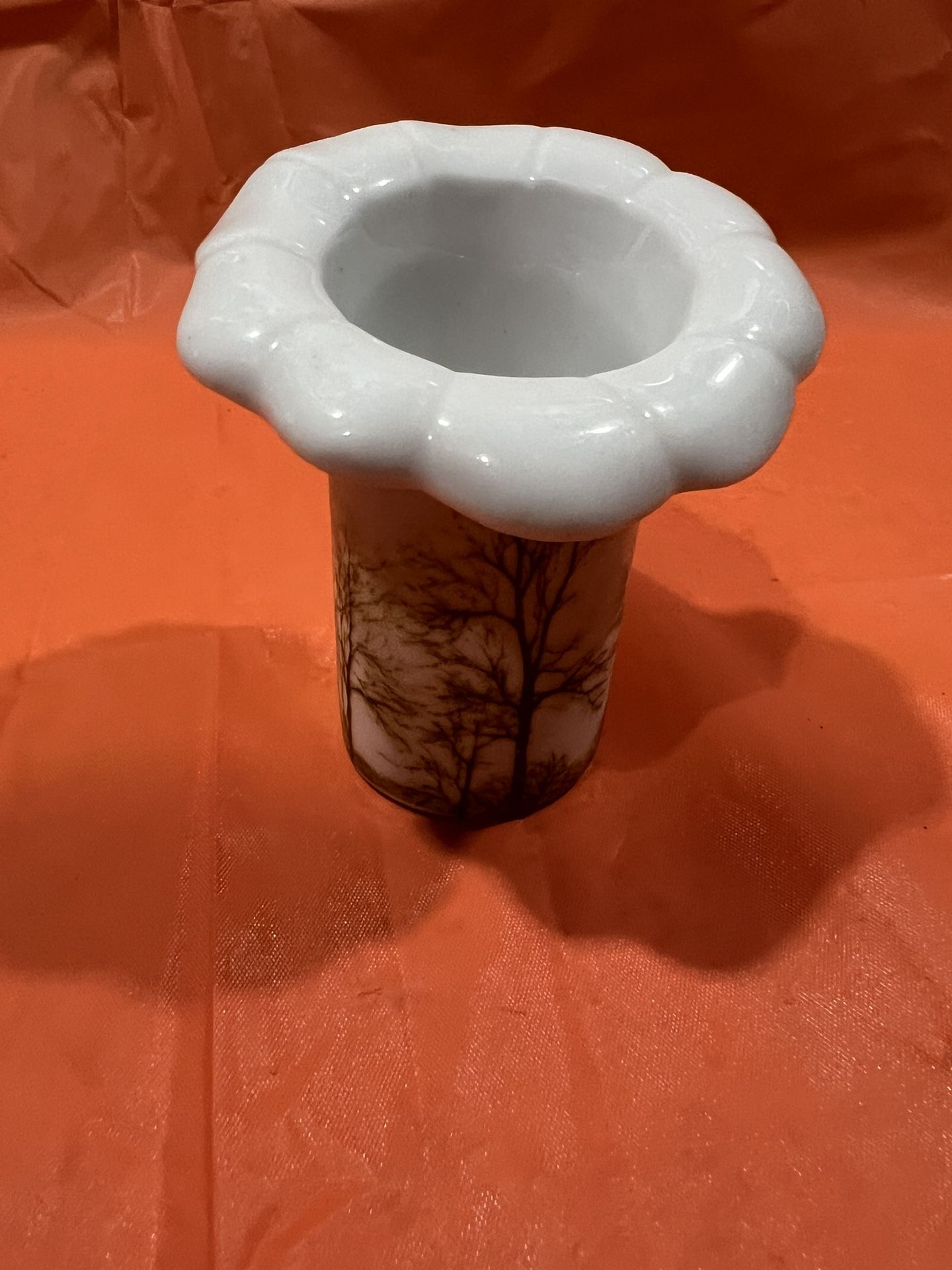 VINTAGE FLOWER SHAPED PORCELAIN TREE MOTIF VASE