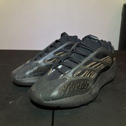 Adidas Yeezy 700 V3