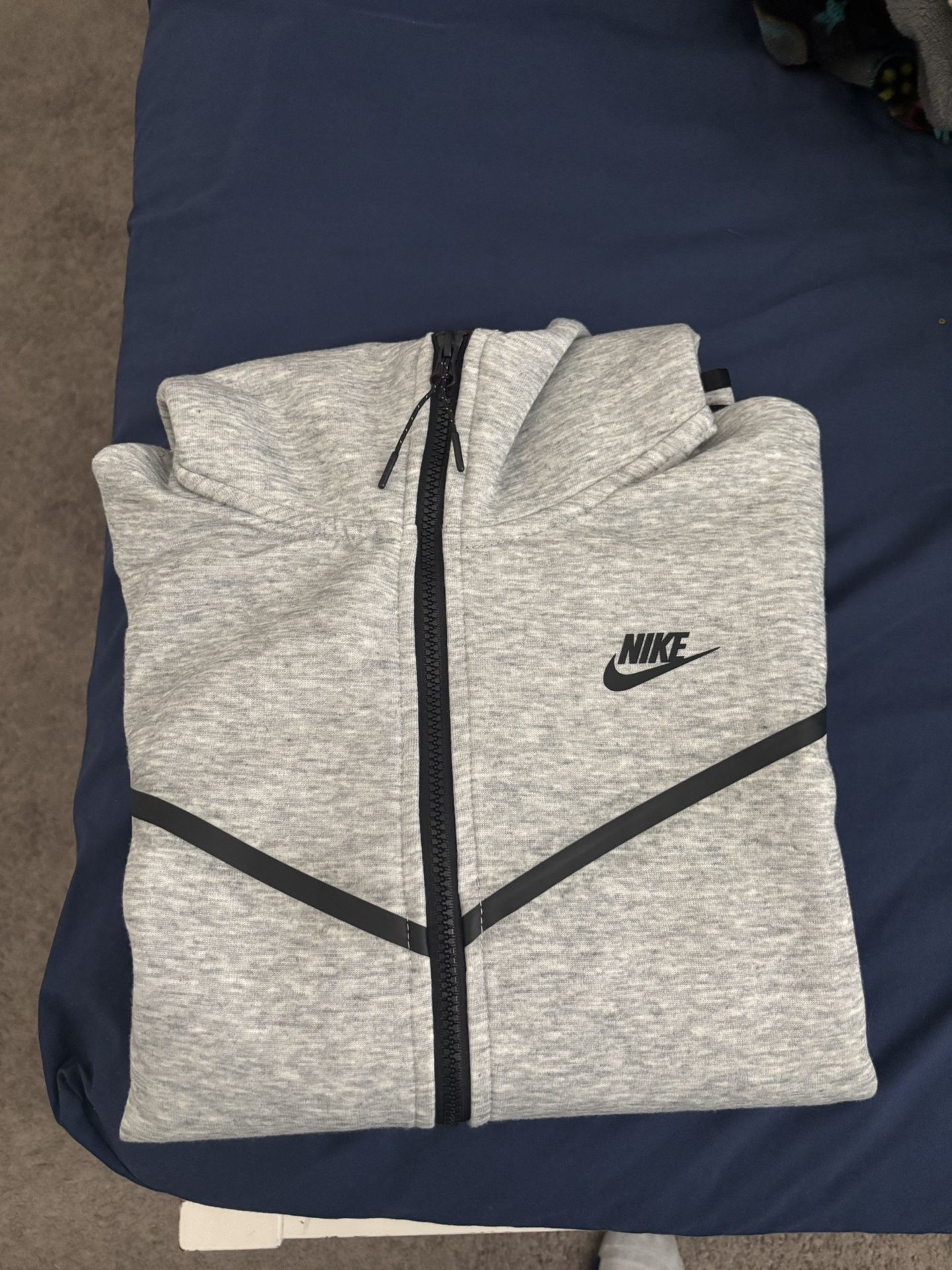 Nike Tech Fleece Zip Up Hoodie Size Medium In Men’s