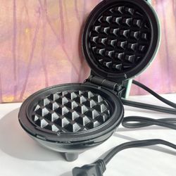mini waffle maker