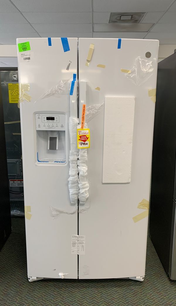 New White GE refrigerator!! Brand new with Warranty! F8N