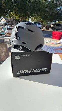 Snowboard Helmet ￼