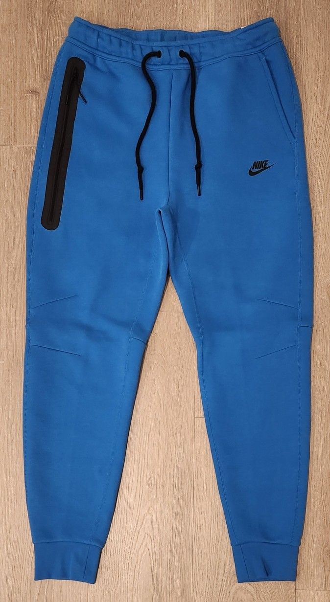 Nike Sportswear Tech Fleece Joggers Photo Blue FB8002-435 Mens Size Medium NWT MSRP $125